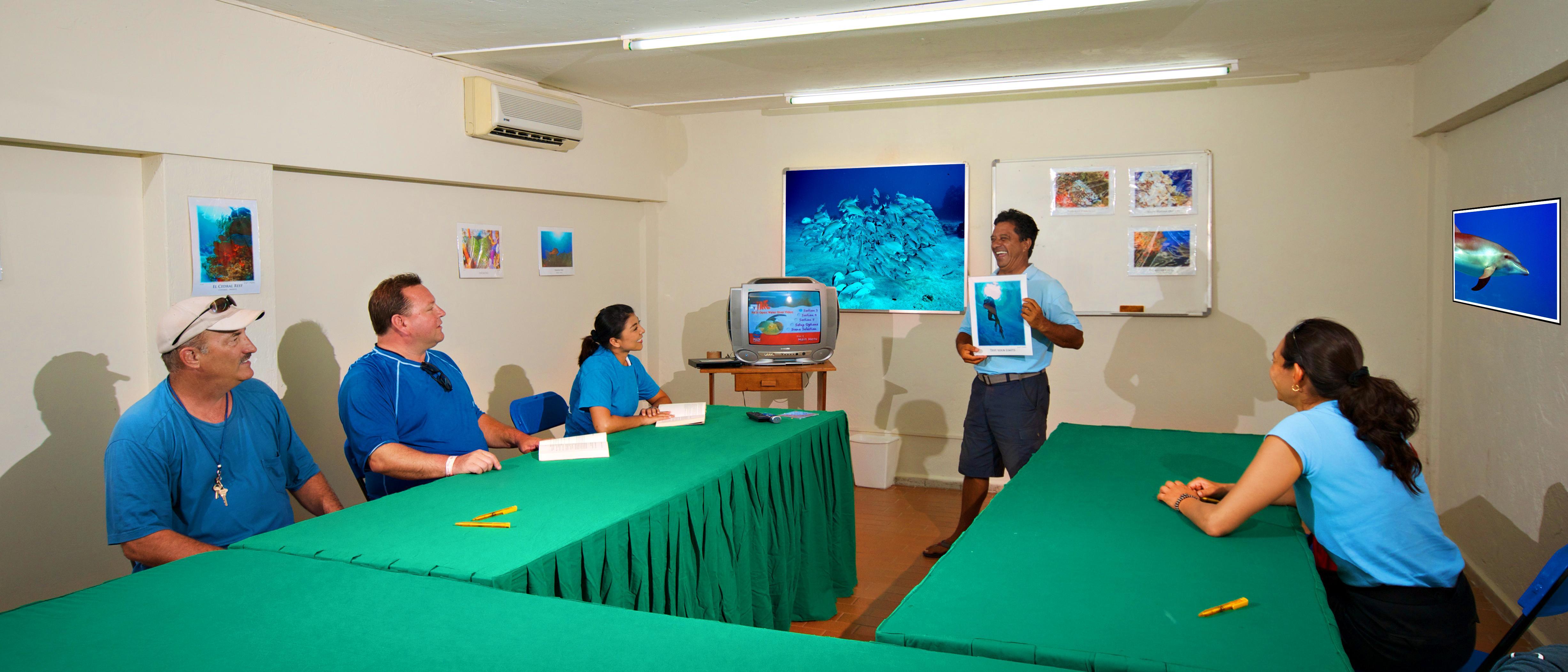 Hotel Casa Del Mar & Dive With Free Access To An Exclusive Club Cozumel