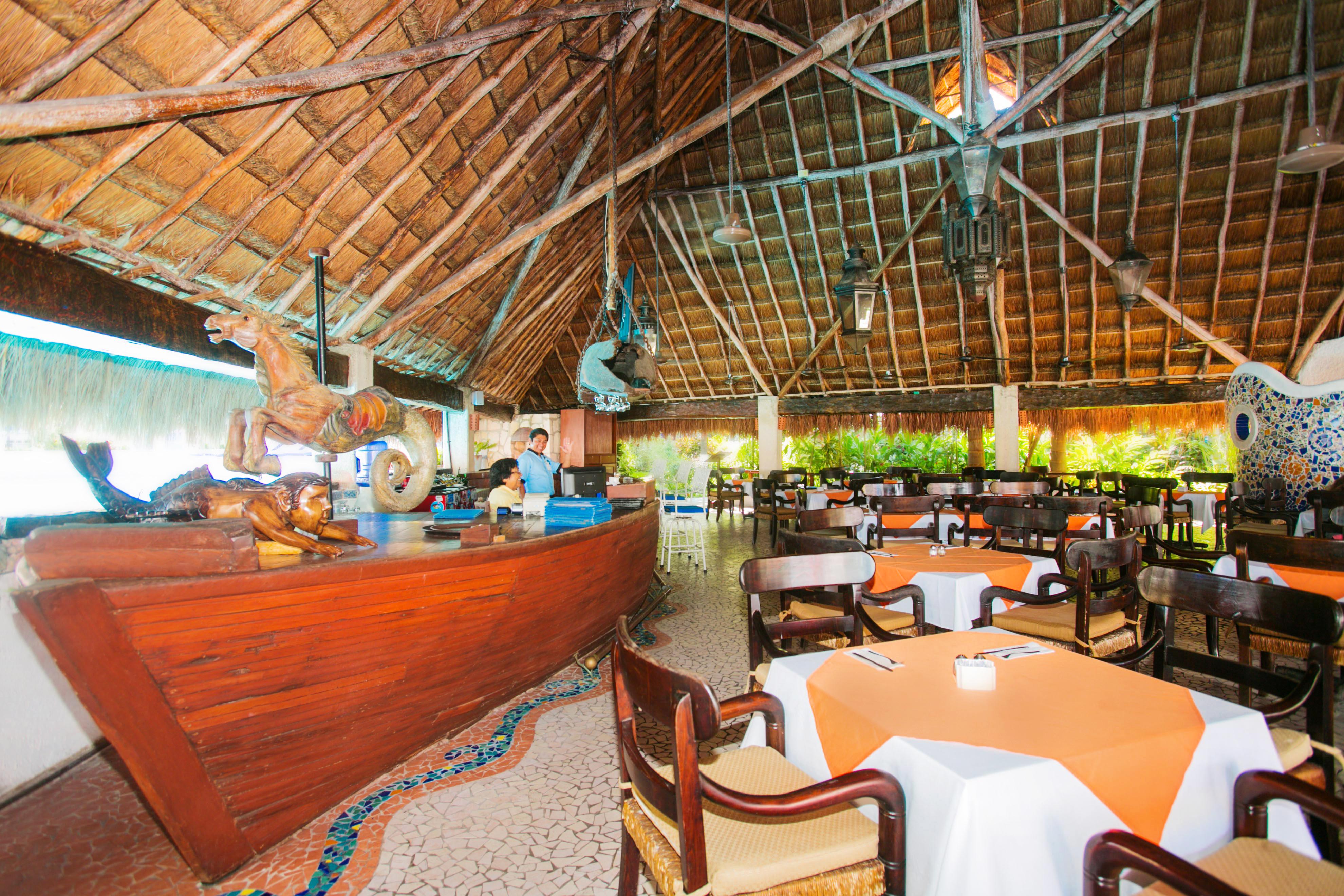 Hotel Casa Del Mar & Dive With Free Access To An Exclusive Club Cozumel